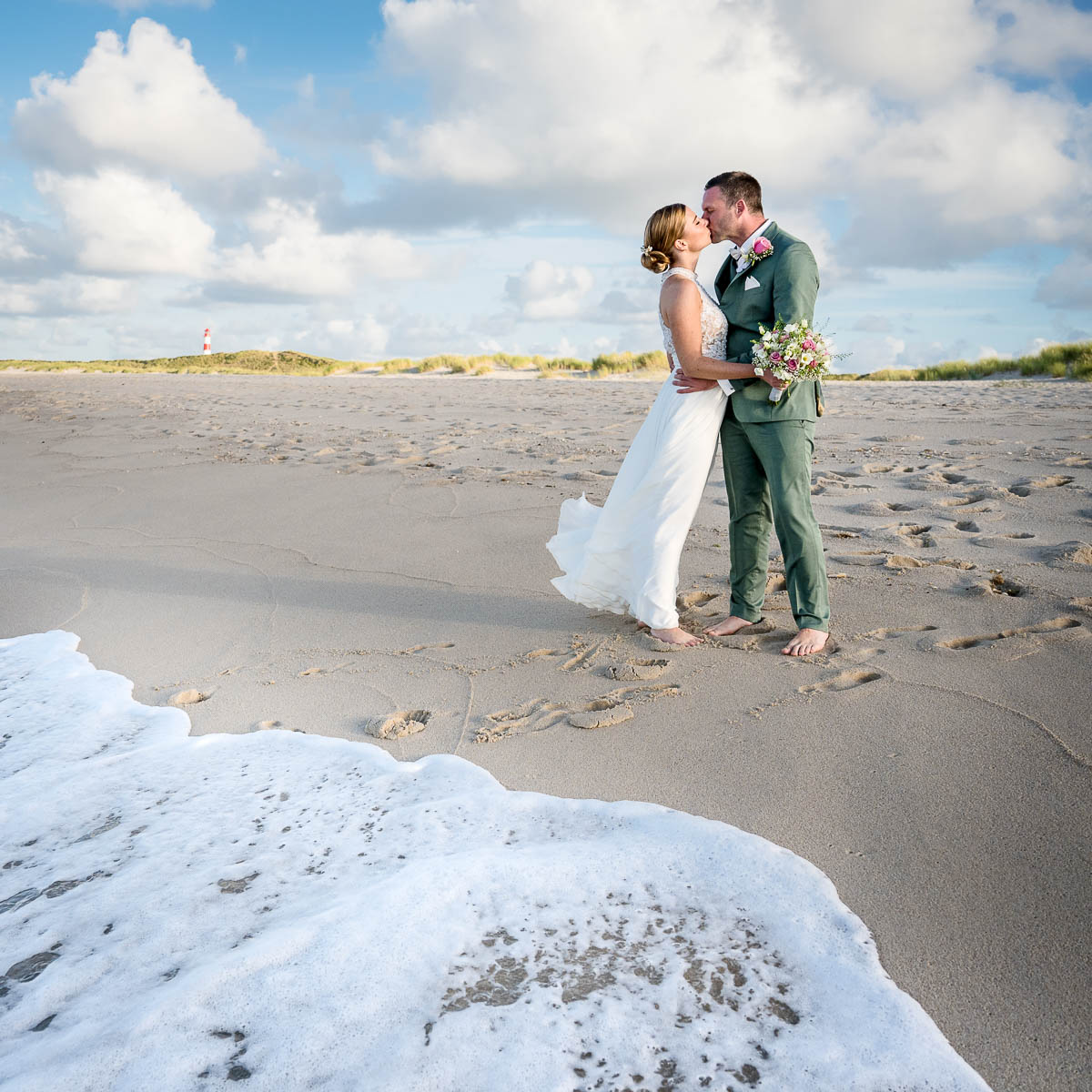 Hochzeitsfotograf Sylt Brautpaarportrait Strand in List von Jochen Nölle